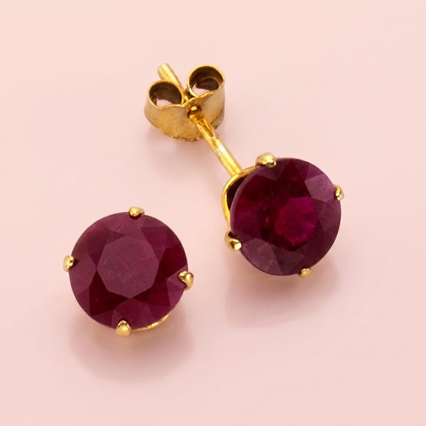 Ohrstecker Rubin – 333 Gold